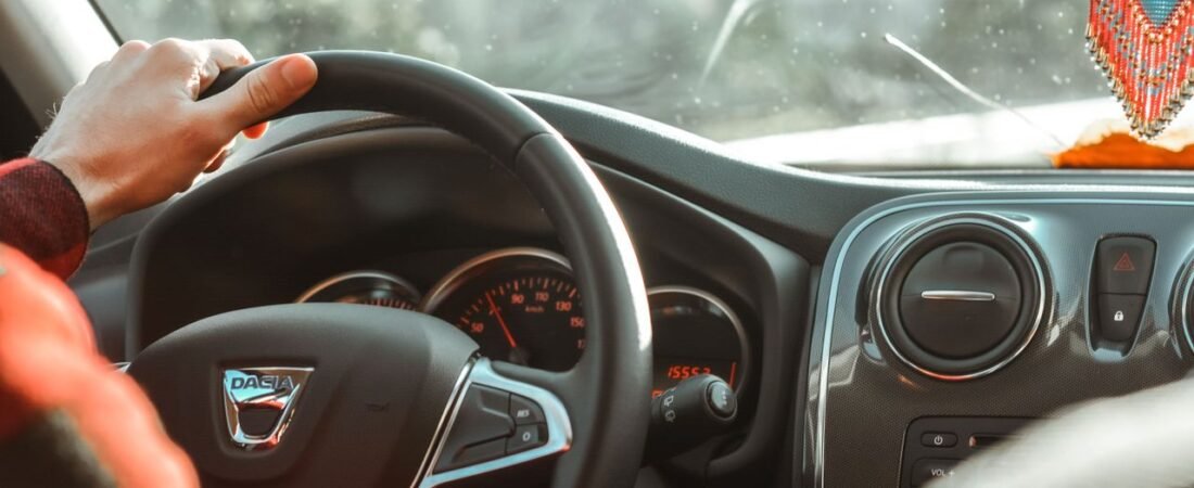 How to Choose Useful Car Accessories for Daily Travel